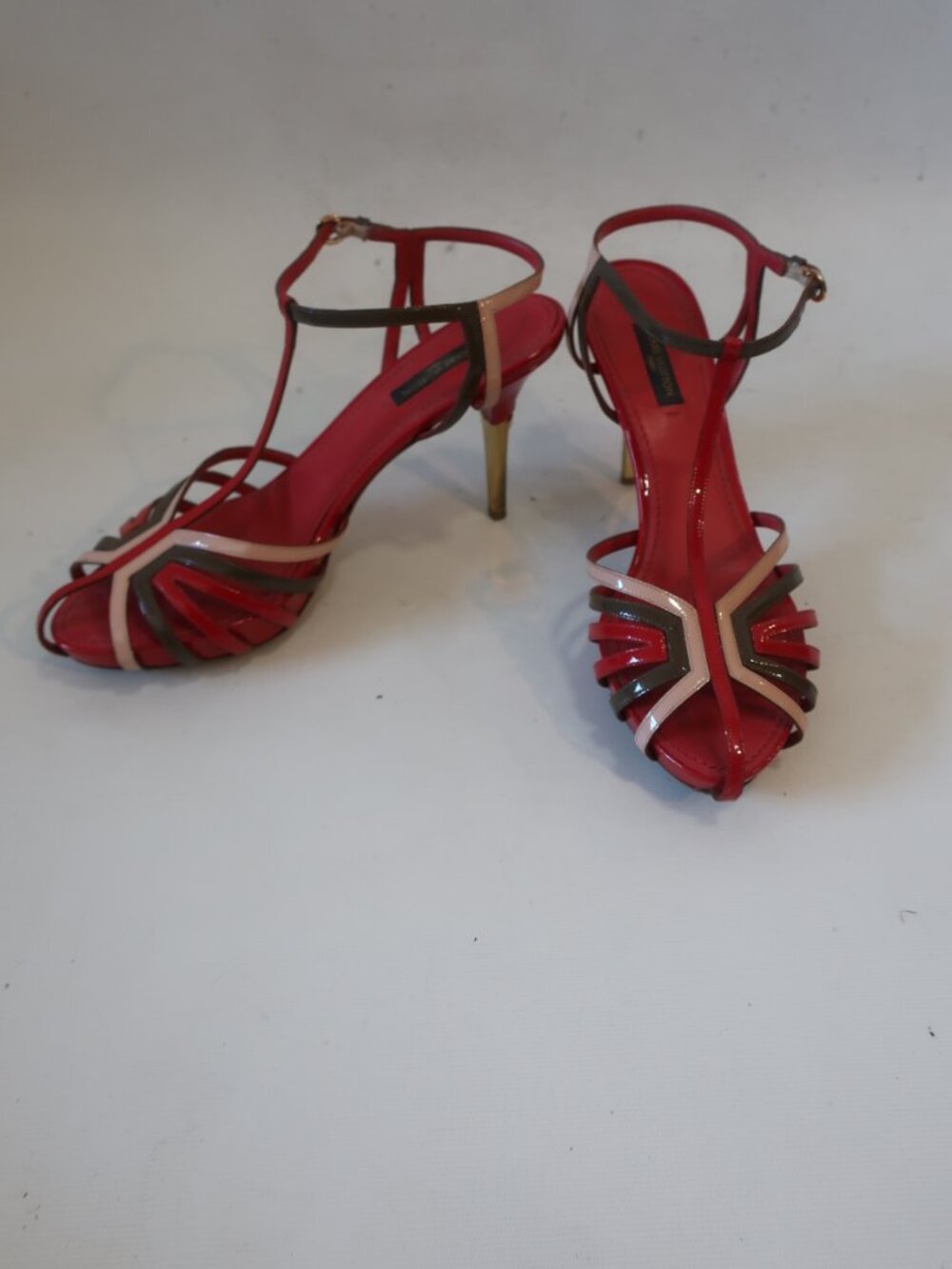 Women Louis Vuitton Red, Beige, Green Patent Leather T Strap Sandals 38 EU/US 8 - Picture 4 of 14